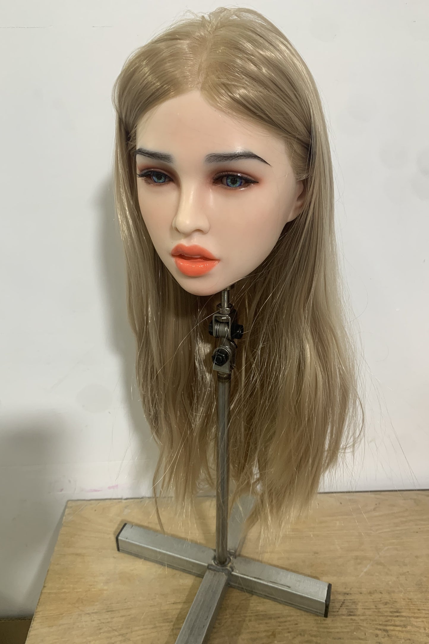 シリコンヘッド単体 ラブドール頭のみ M16ボルト付き 140~170㎝身長のラブドールに適用 6番